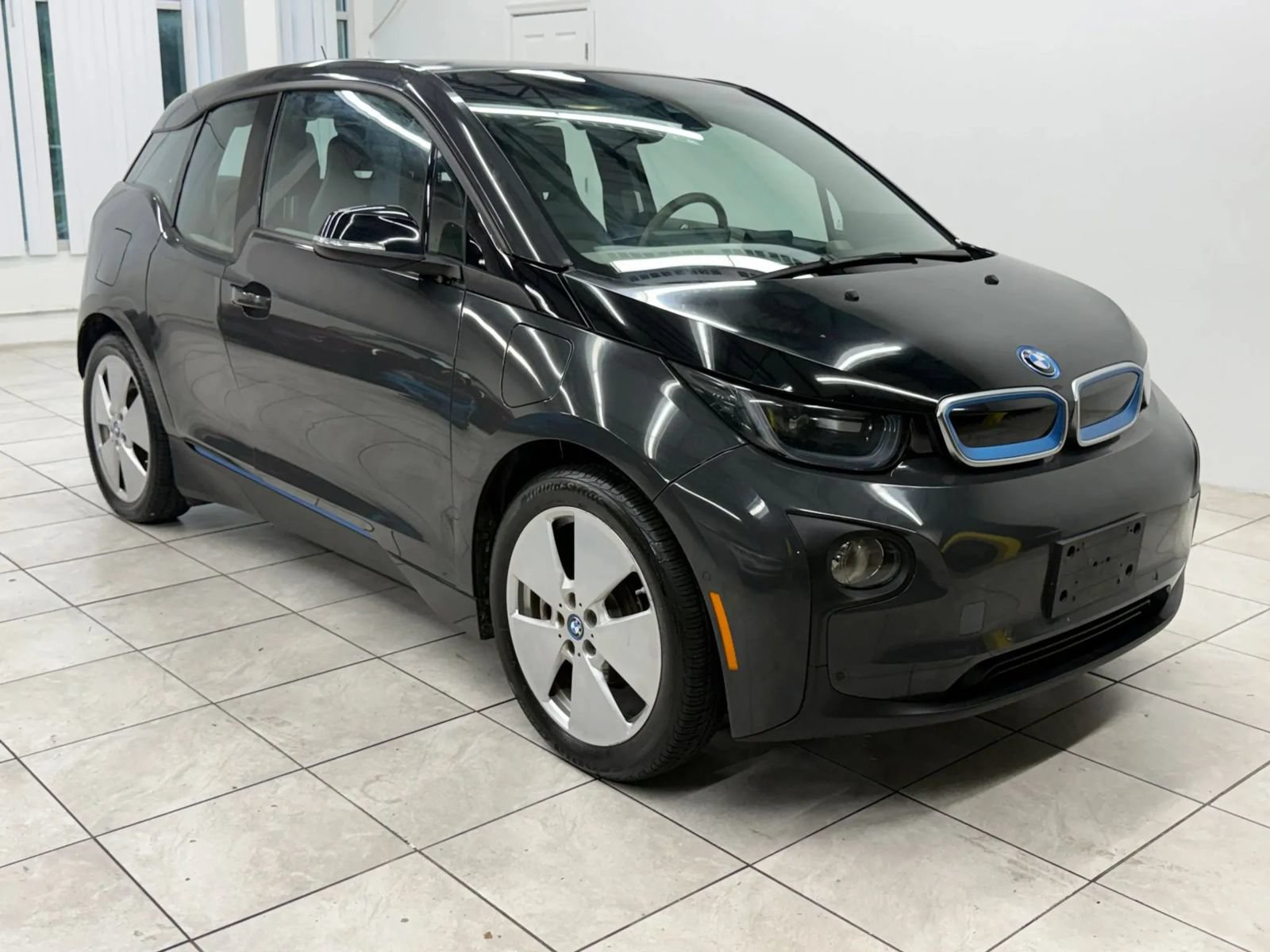 Used 2015 BMW i3 w/ Range Extender RWD image 1