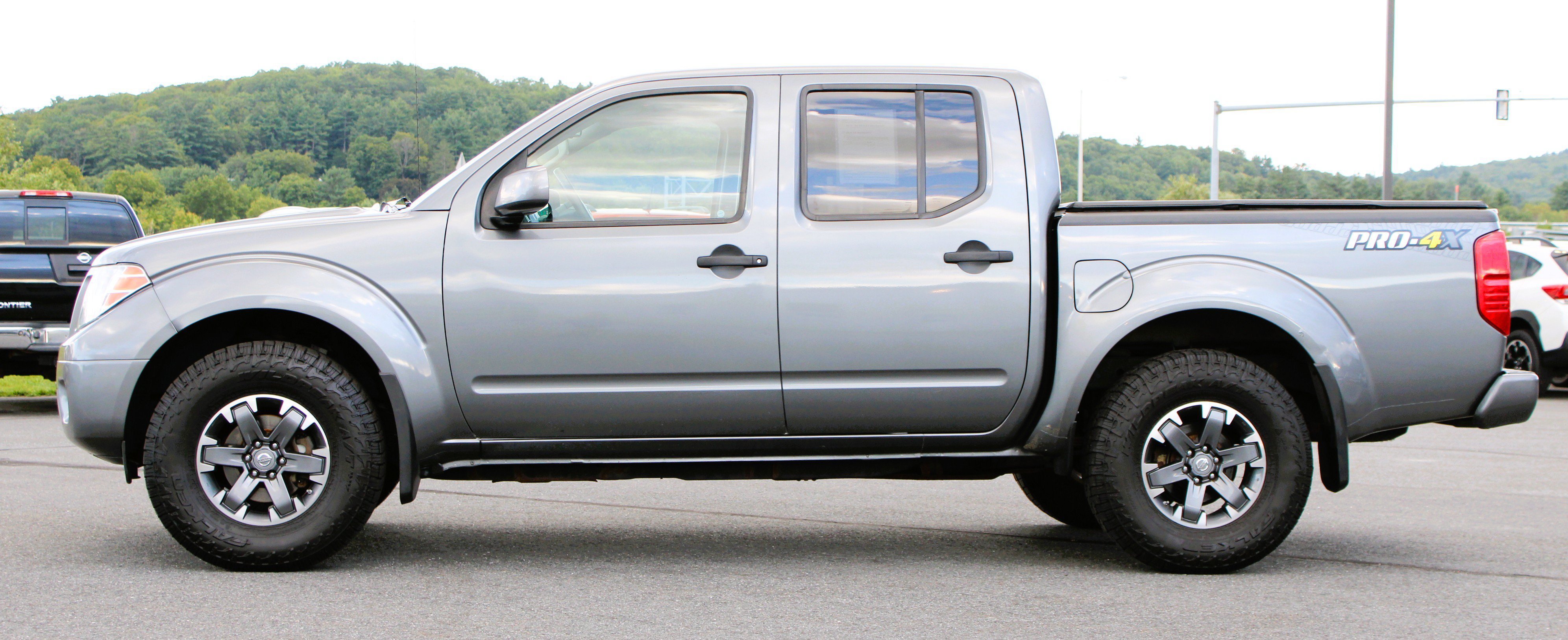 Used 2018 Nissan Frontier PRO-4X AWD/4WD image 11