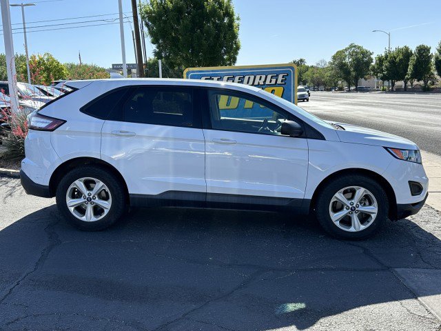 Used 2017 Ford Edge SE FWD image 2