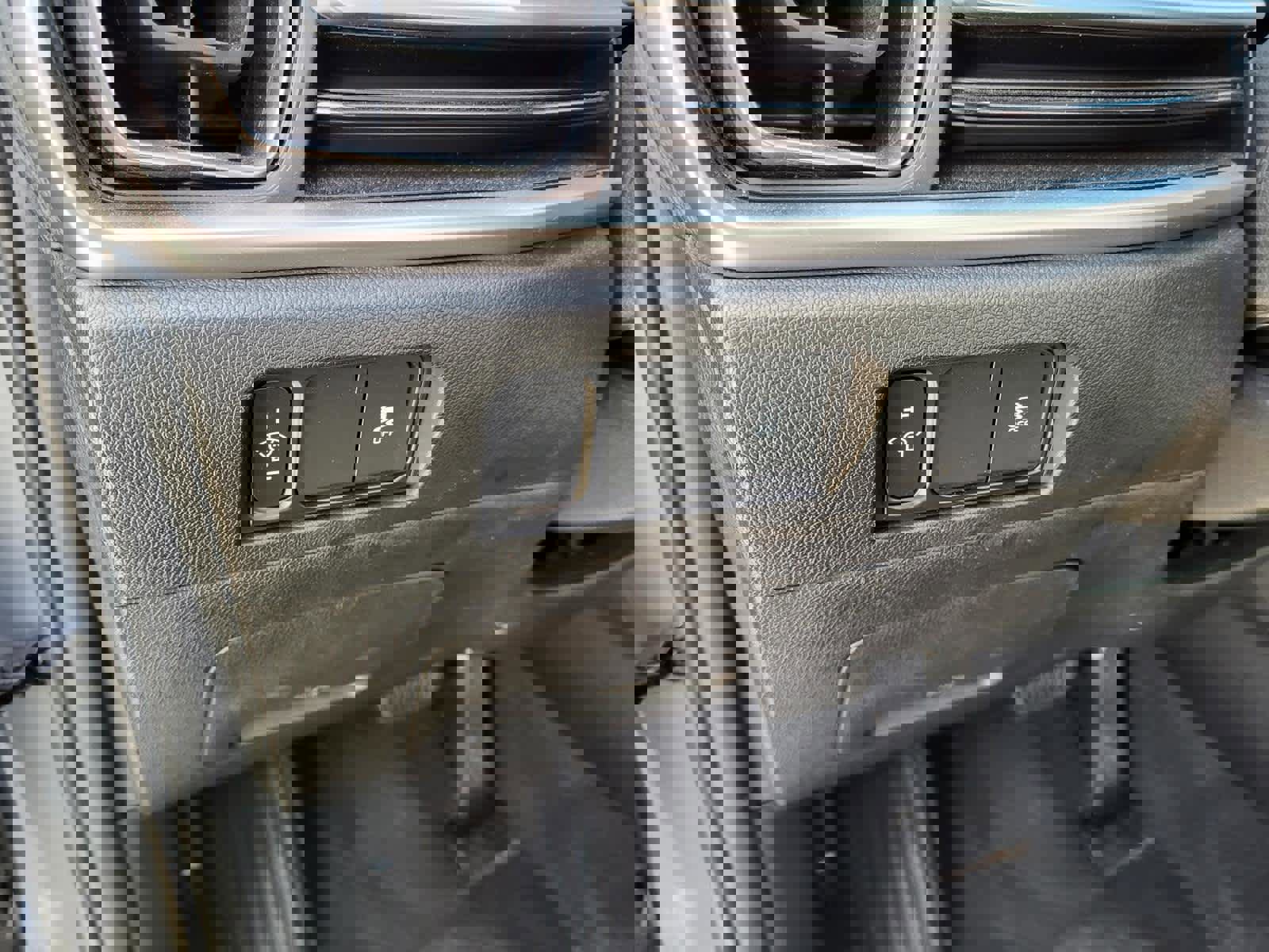 Used 2024 Kia Sorento S w/ Panoramic Sunroof Package image 17