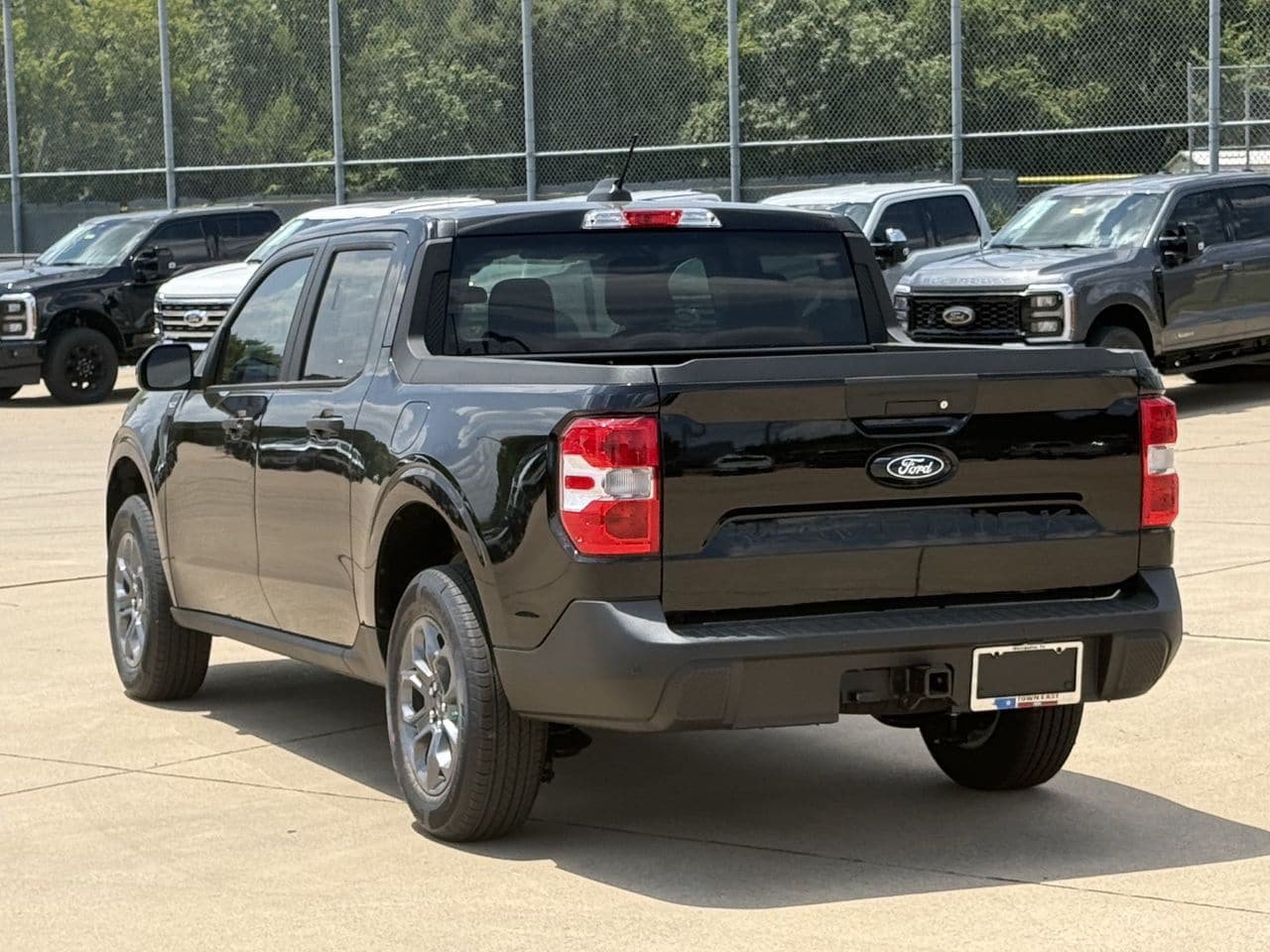 New 2026 Ford Maverick XLT w/ XLT Luxury Package FWD image 5