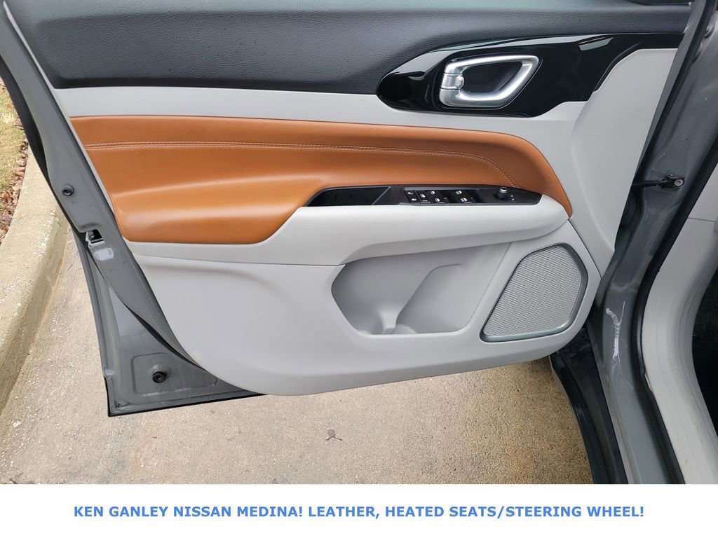 Used 2023 Jeep Compass Limited image 39