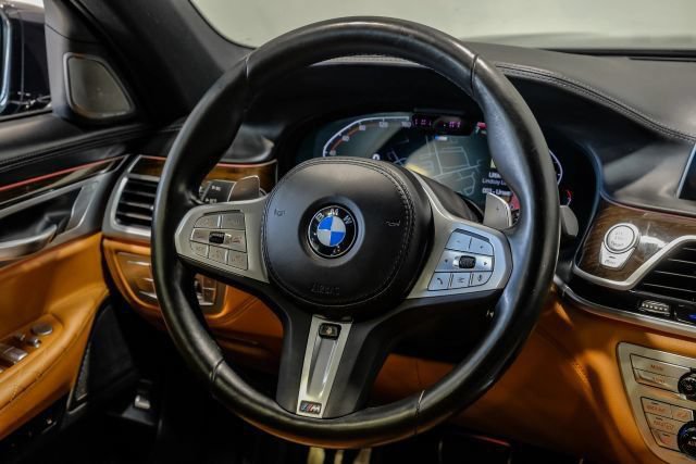 Used 2022 BMW 750i xDrive w/ Luxury Rear Seating Package AWD/4WD image 24