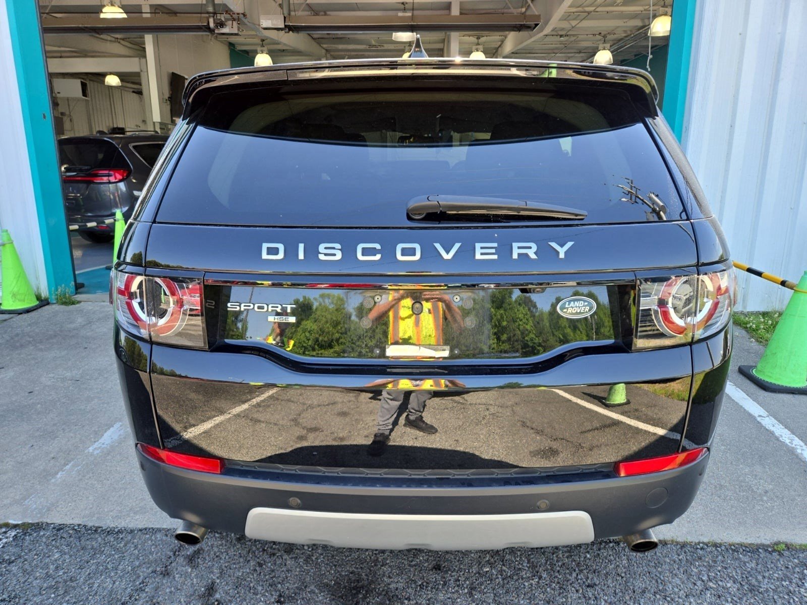 Used 2019 Land Rover Discovery Sport HSE AWD/4WD image 6