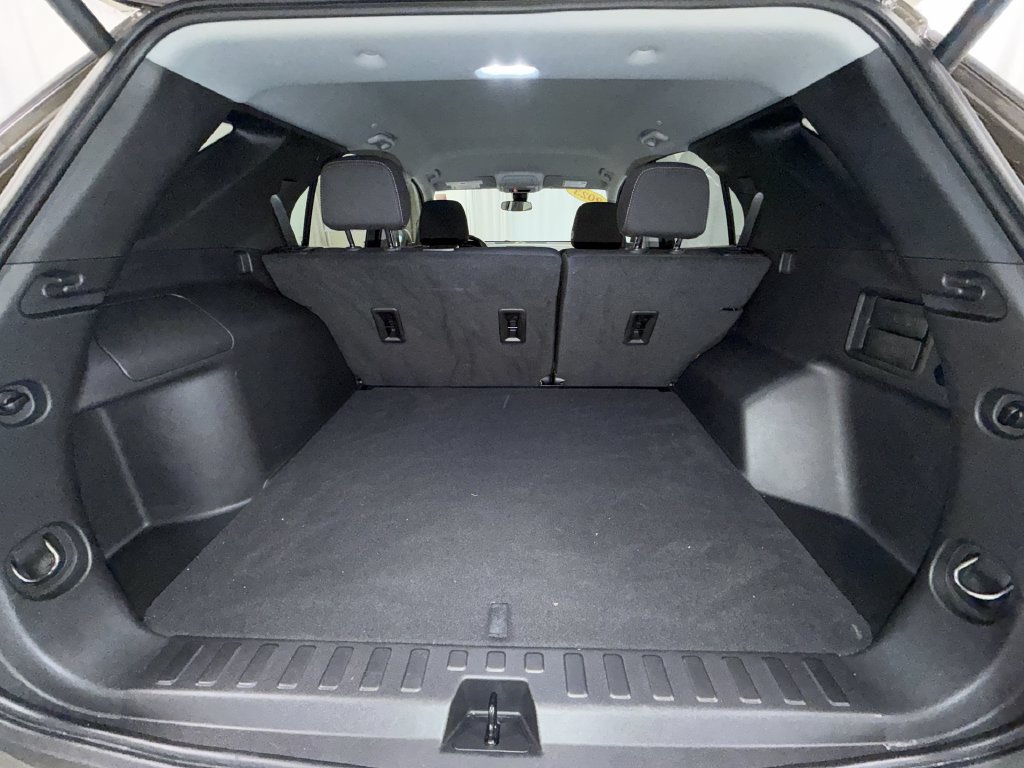 Used 2023 Chevrolet Equinox LT AWD/4WD image 16