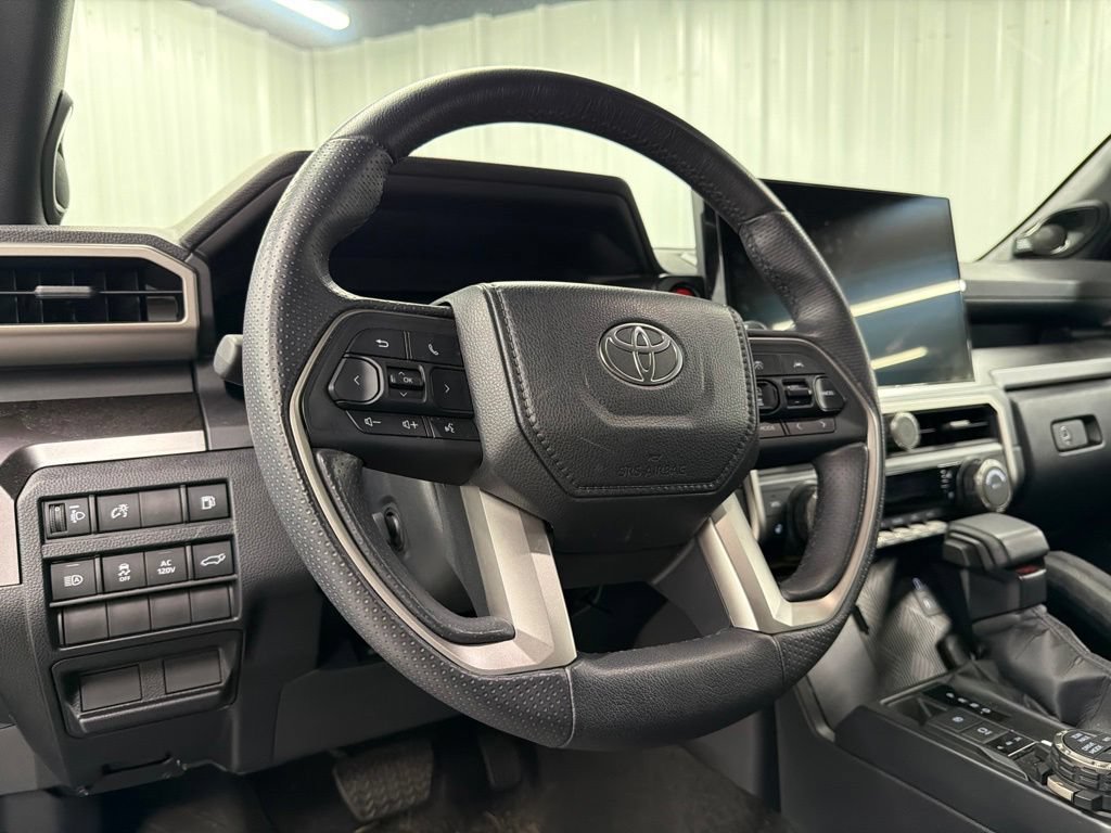 Used 2025 Toyota 4Runner TRD Off-Road Premium AWD/4WD image 13