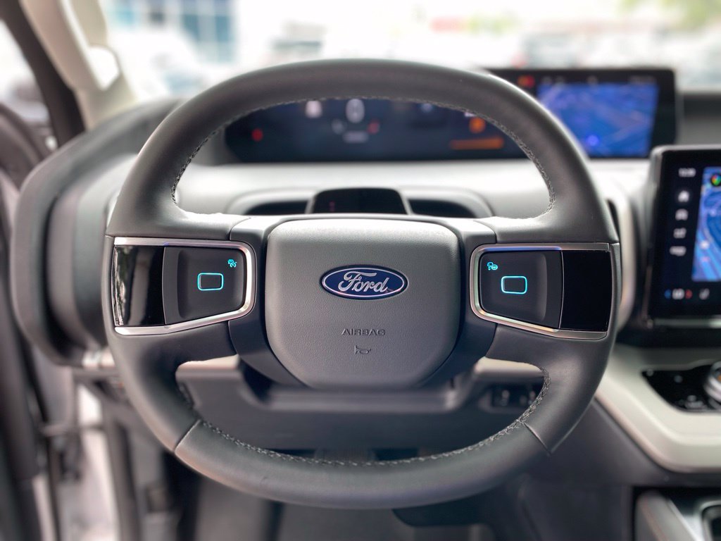 Certified 2025 Ford Expedition Active AWD/4WD image 18