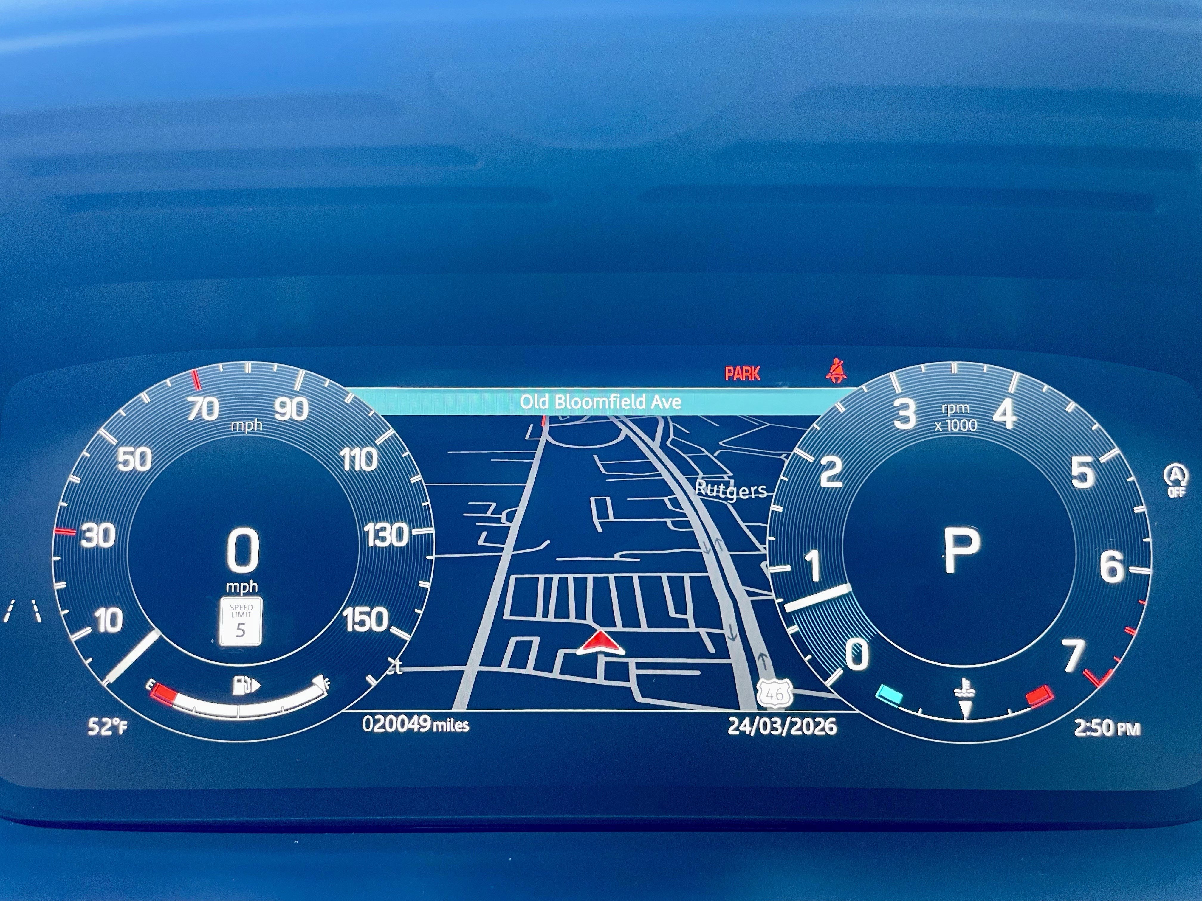 Certified 2024 Land Rover Discovery S image 24