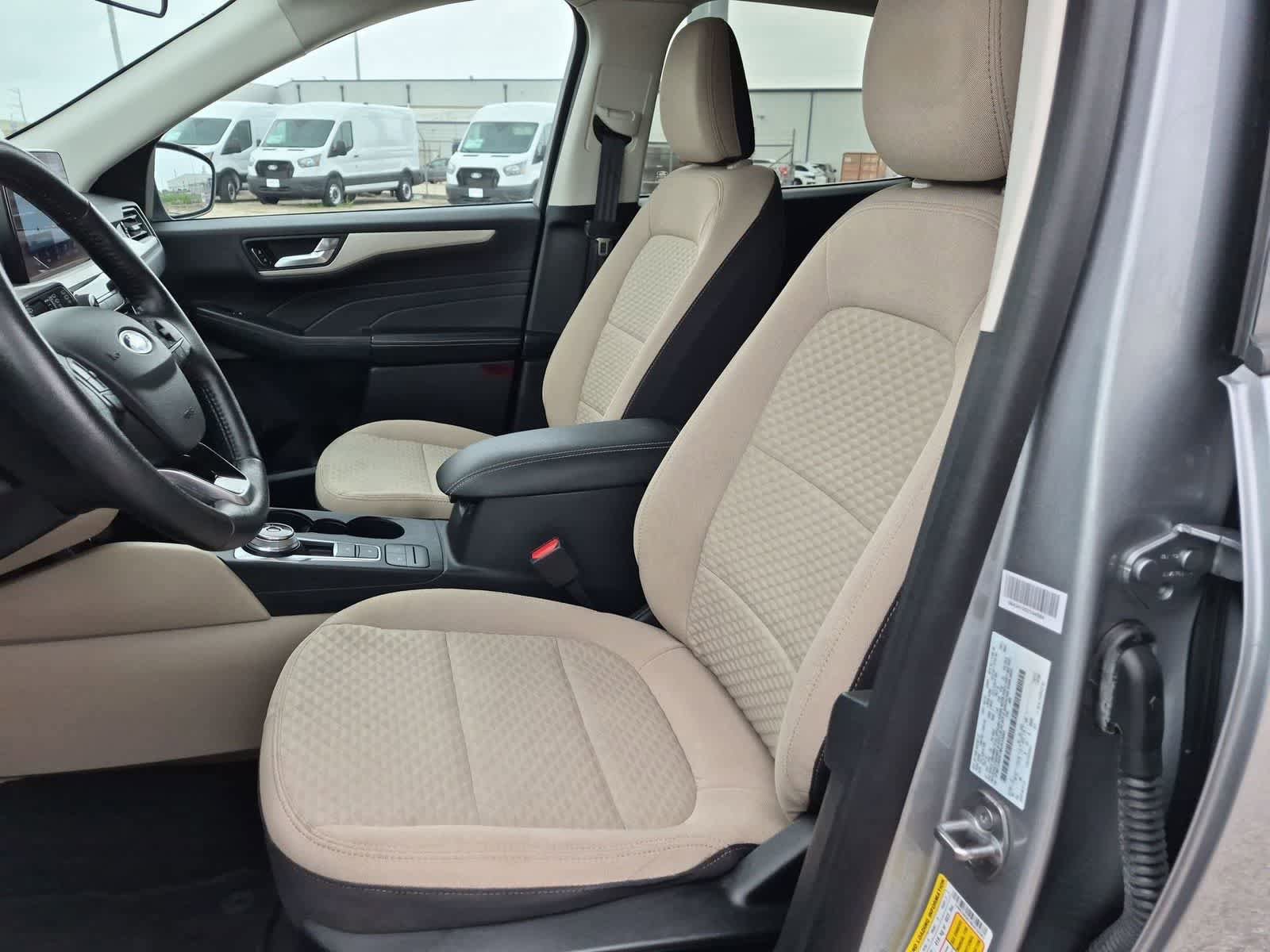 Used 2021 Ford Escape SE w/ SE Sport Appearance Package AWD/4WD image 19