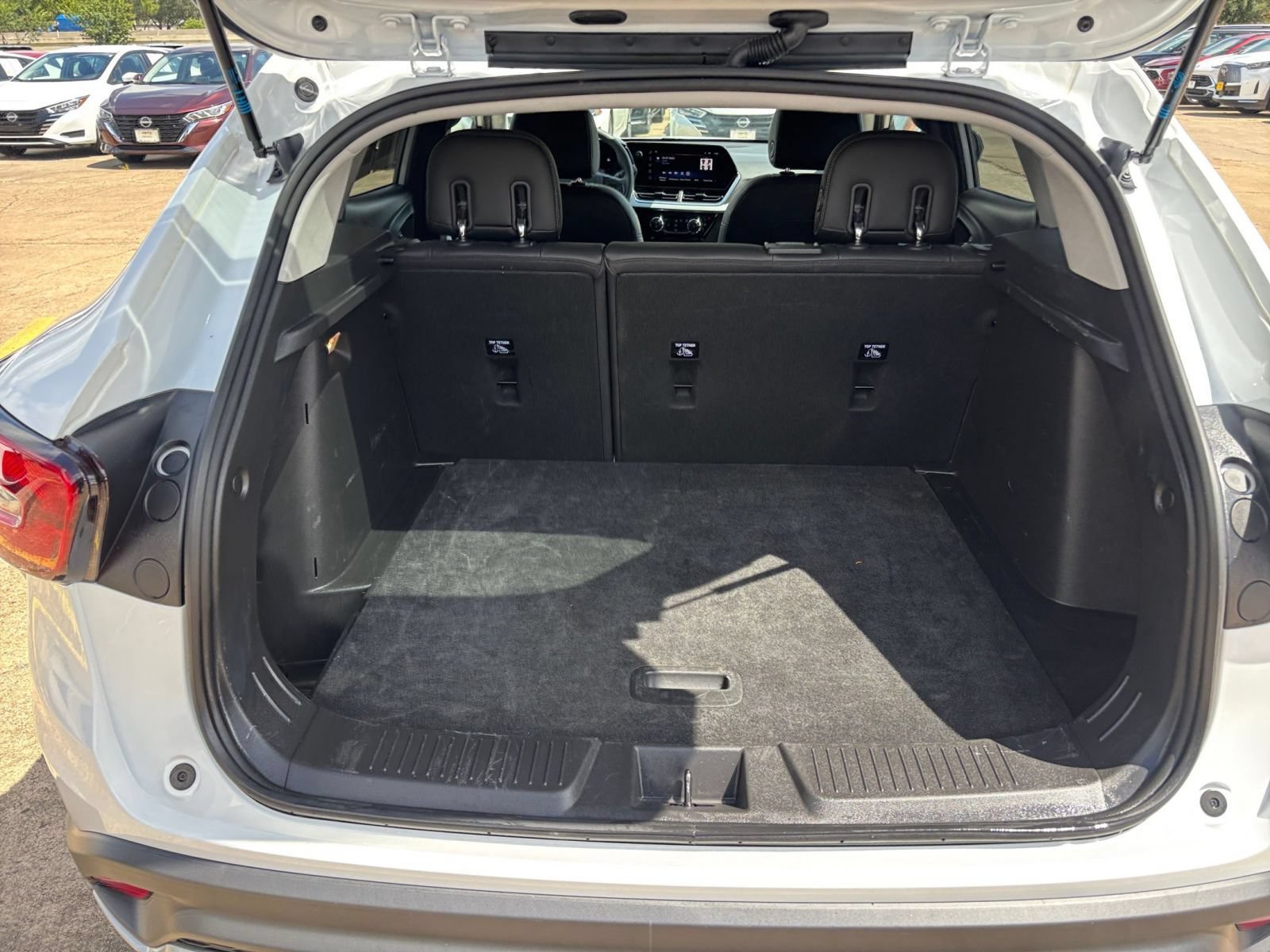 Used 2025 Chevrolet Trax LT FWD image 25