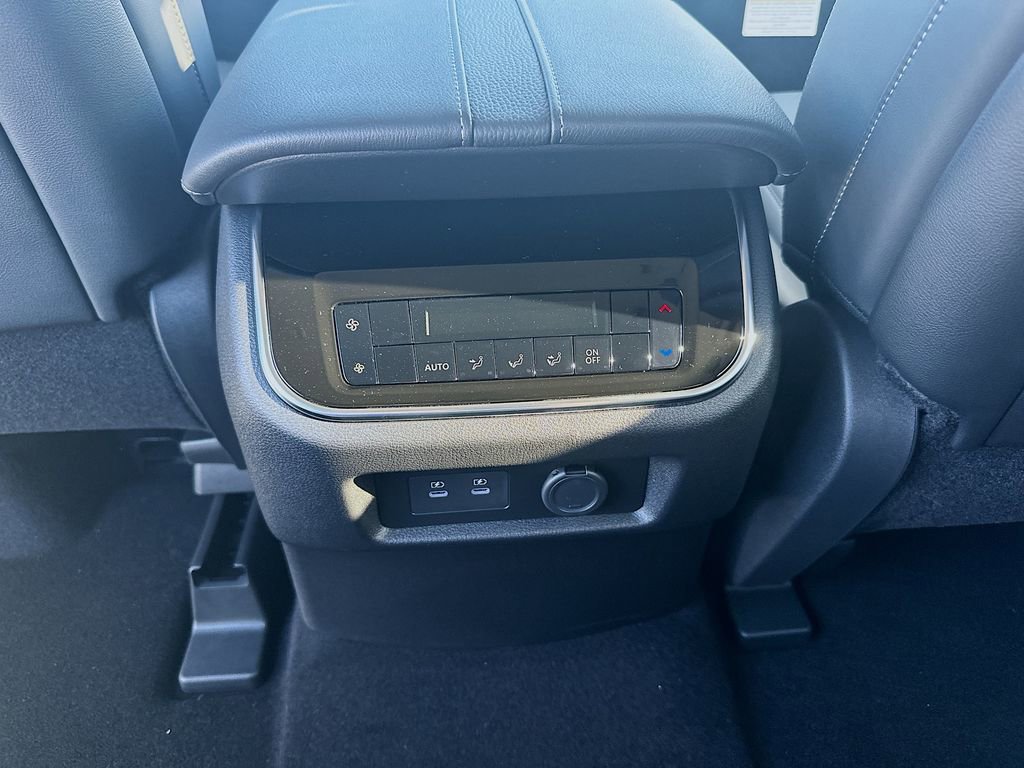 New 2026 Nissan Armada SV image 21