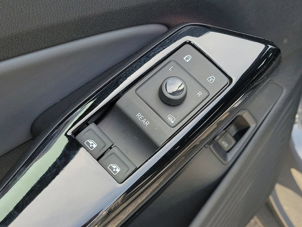 Certified 2023 Volkswagen ID.4 Pro S AWD/4WD image 19