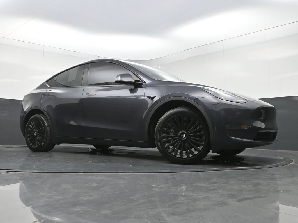 Used 2024 Tesla Model Y Long Range AWD/4WD image 23