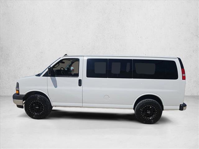 Used 2018 Chevrolet Express 2500 LT w/ LT Preferred Equipment Group RWD image 17