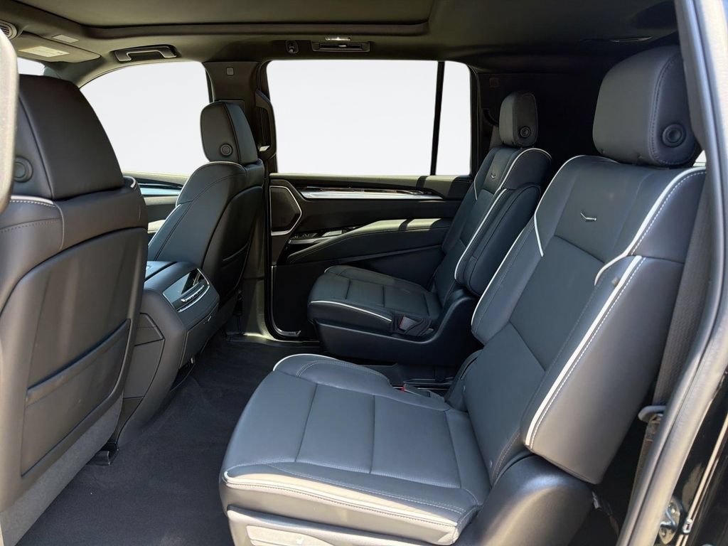 Certified 2026 Cadillac Escalade ESV Luxury RWD image 25