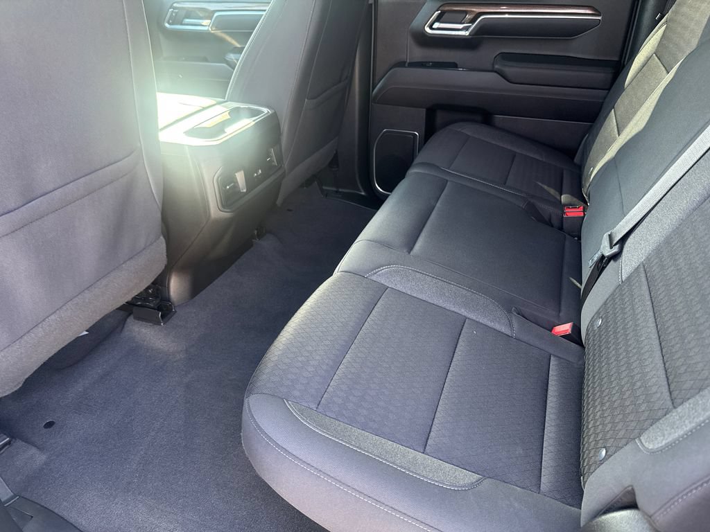 Used 2023 Chevrolet Silverado 1500 RST w/ Redline Edition AWD/4WD image 18