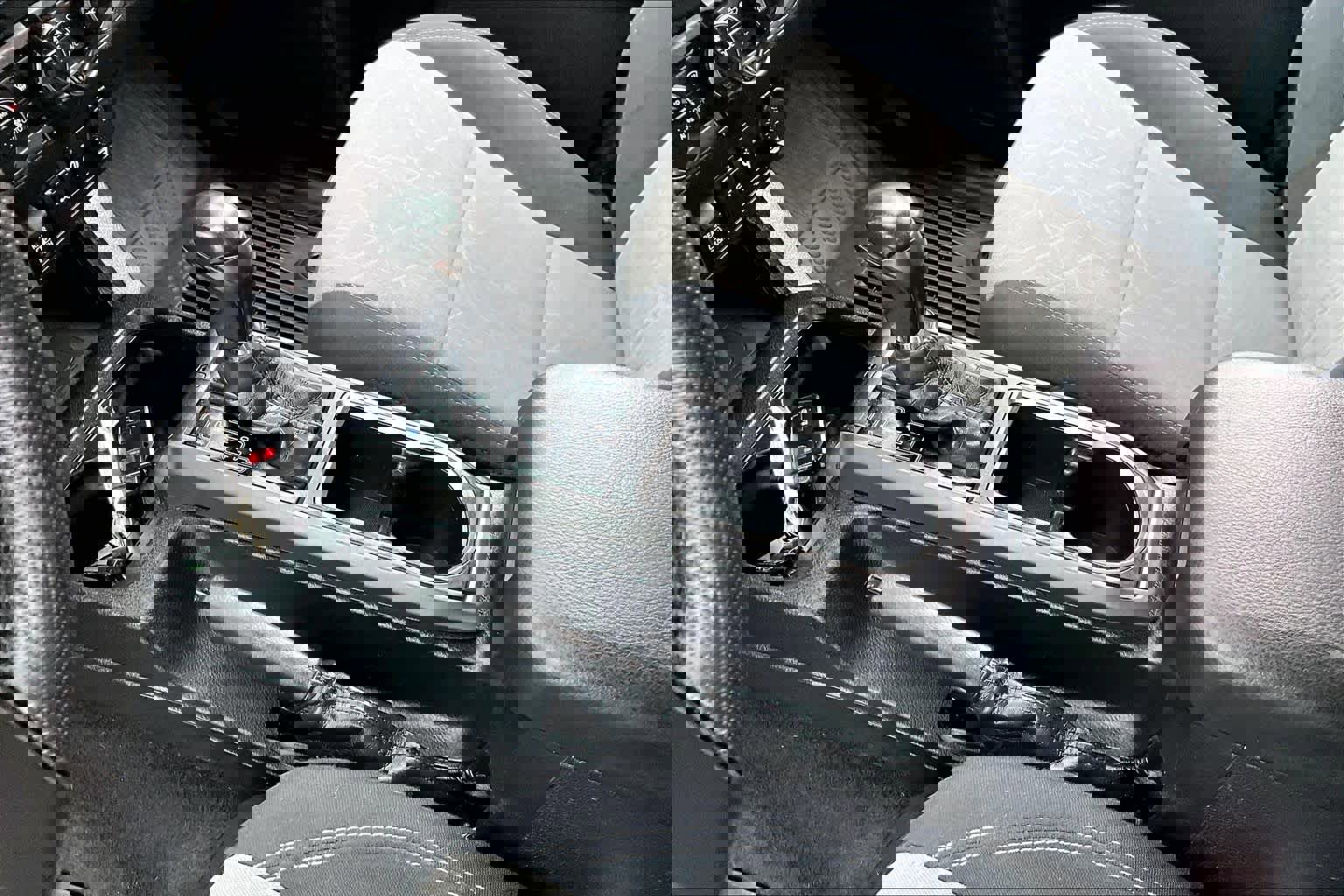 Used 2021 Toyota Tacoma TRD Sport w/ Technology Package image 15