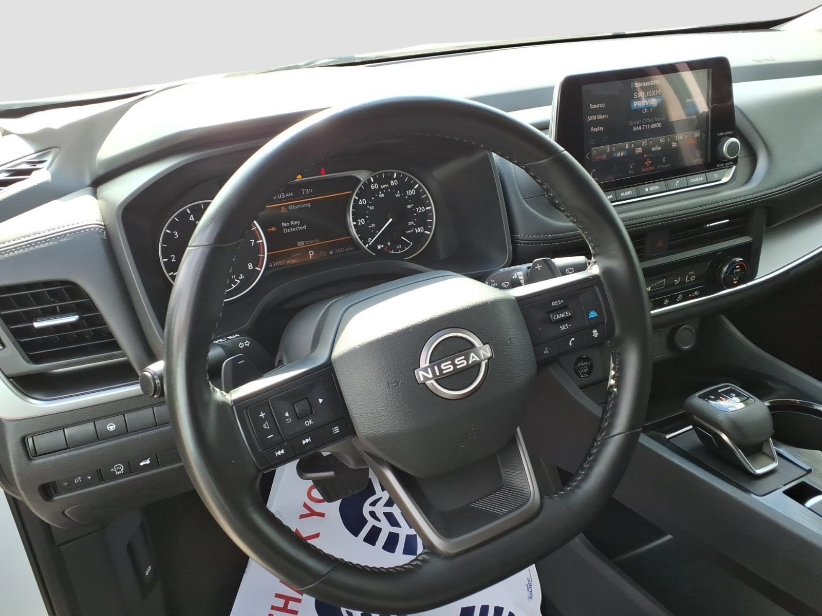 Used 2025 Nissan Rogue SV AWD/4WD image 12