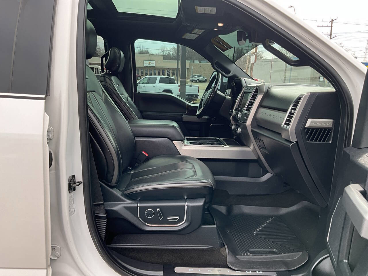 Used 2017 Ford F350 Platinum w/ Platinum Ultimate Package image 32