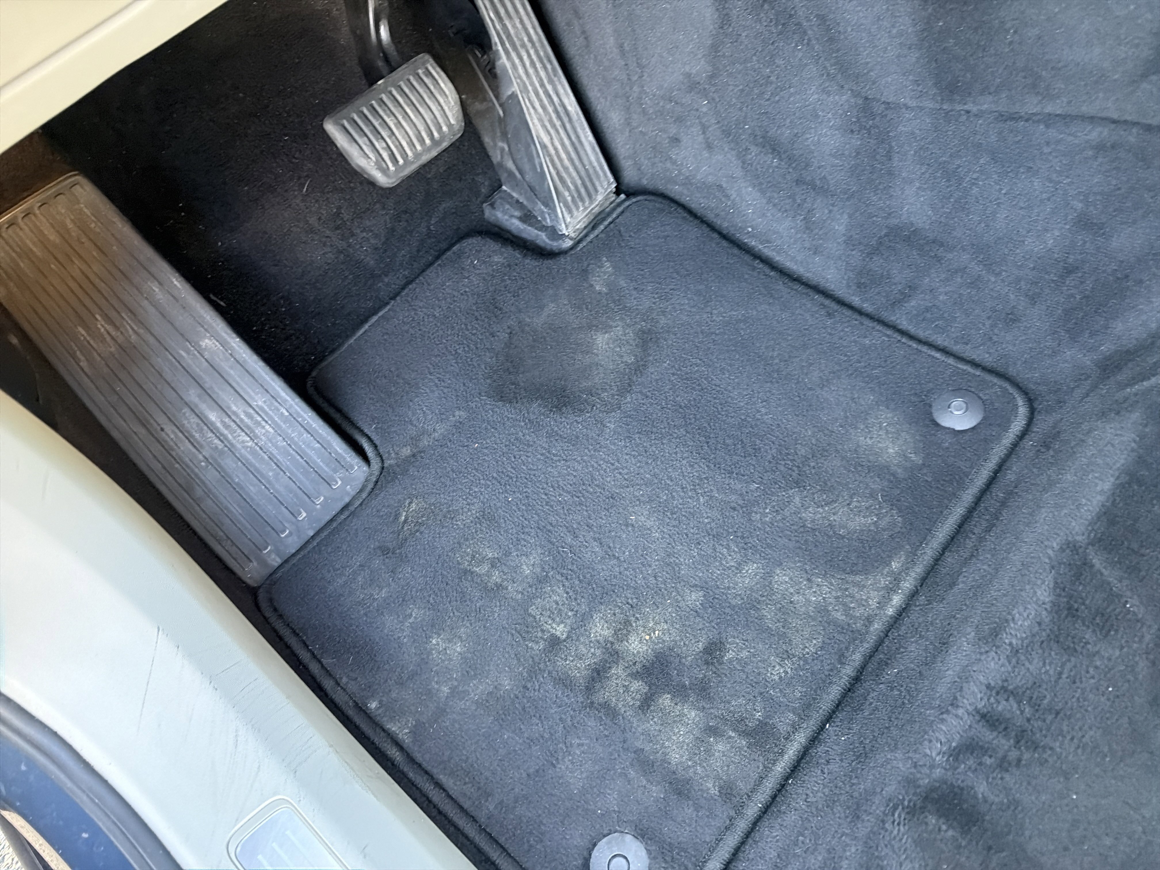 Certified 2023 Volvo XC90 B6 Core w/ Climate Package image 17