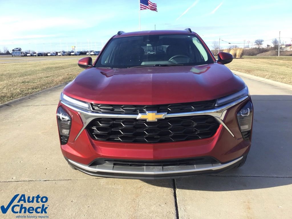 Used 2025 Chevrolet Trax LT w/ LT Convenience Package image 8