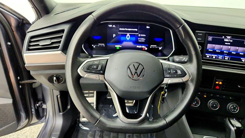 Used 2024 Volkswagen Jetta Sport FWD image 13