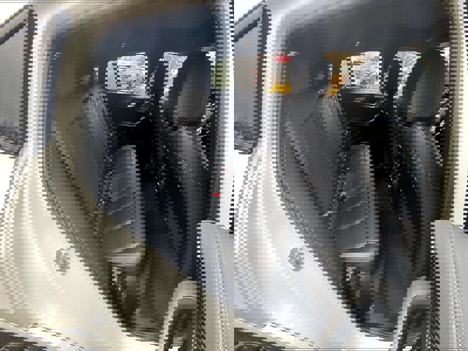 Used 2022 BMW X4 M40i w/ Parking Assistance Package image 16