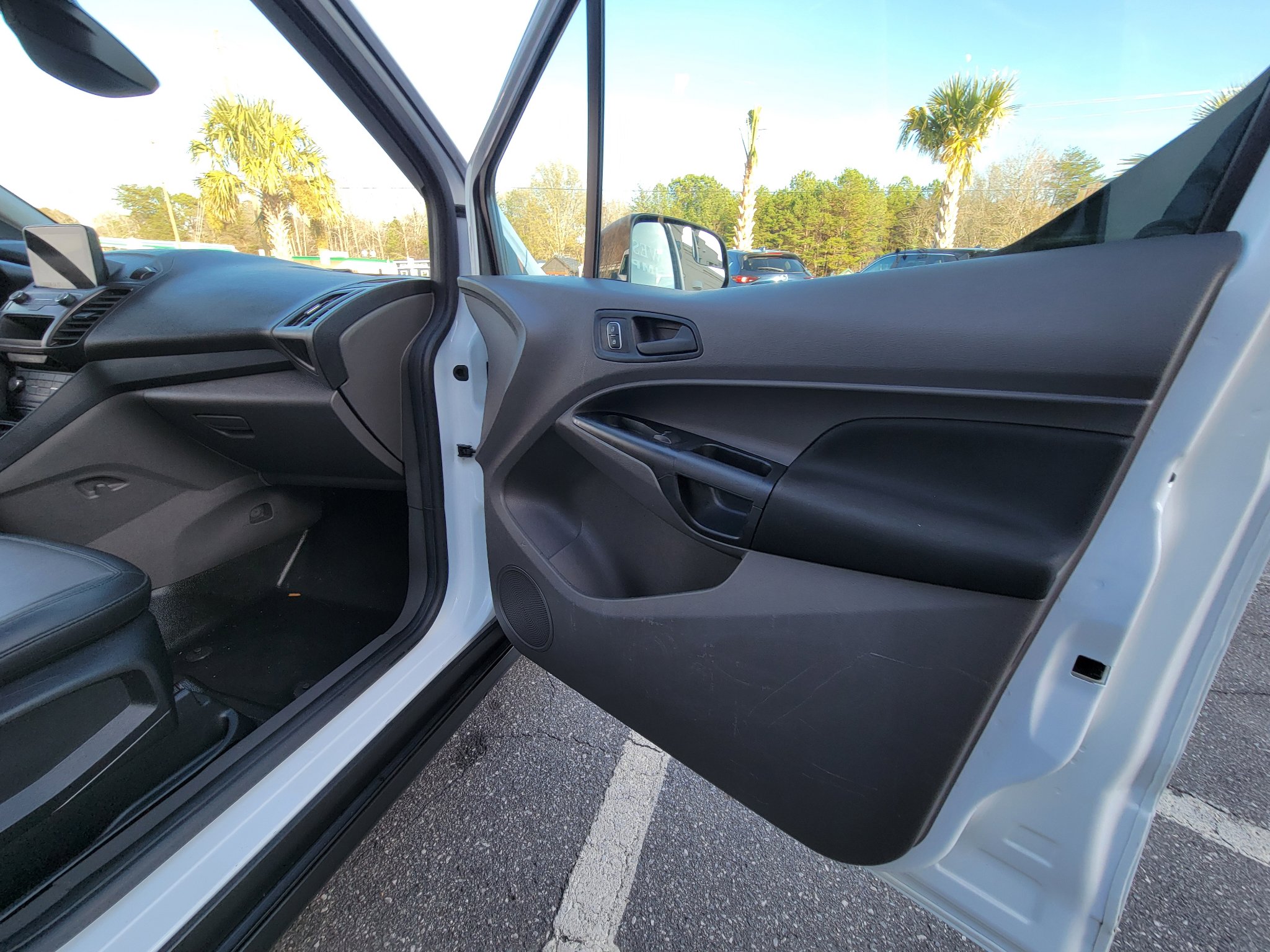 Used 2021 Ford Transit Connect XL image 38