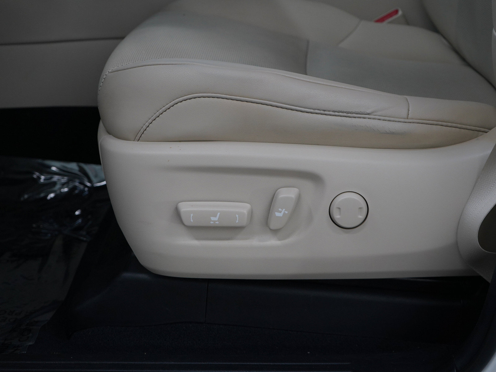 Used 2022 Lexus GX 460 Premium w/ Accessory Package AWD/4WD image 23