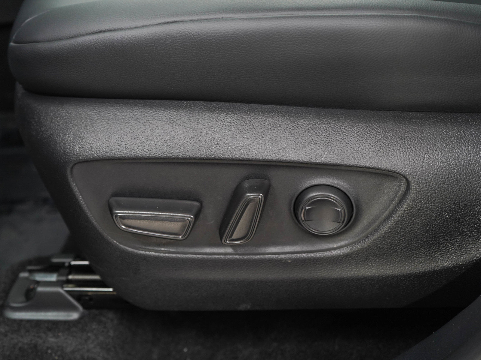 Used 2026 Toyota Highlander XLE AWD/4WD image 25