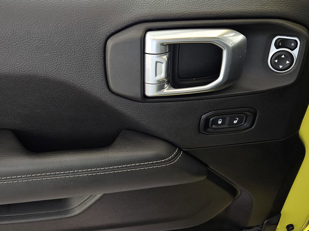 Used 2023 Jeep Wrangler Unlimited Sahara w/ Cold Weather Group image 27