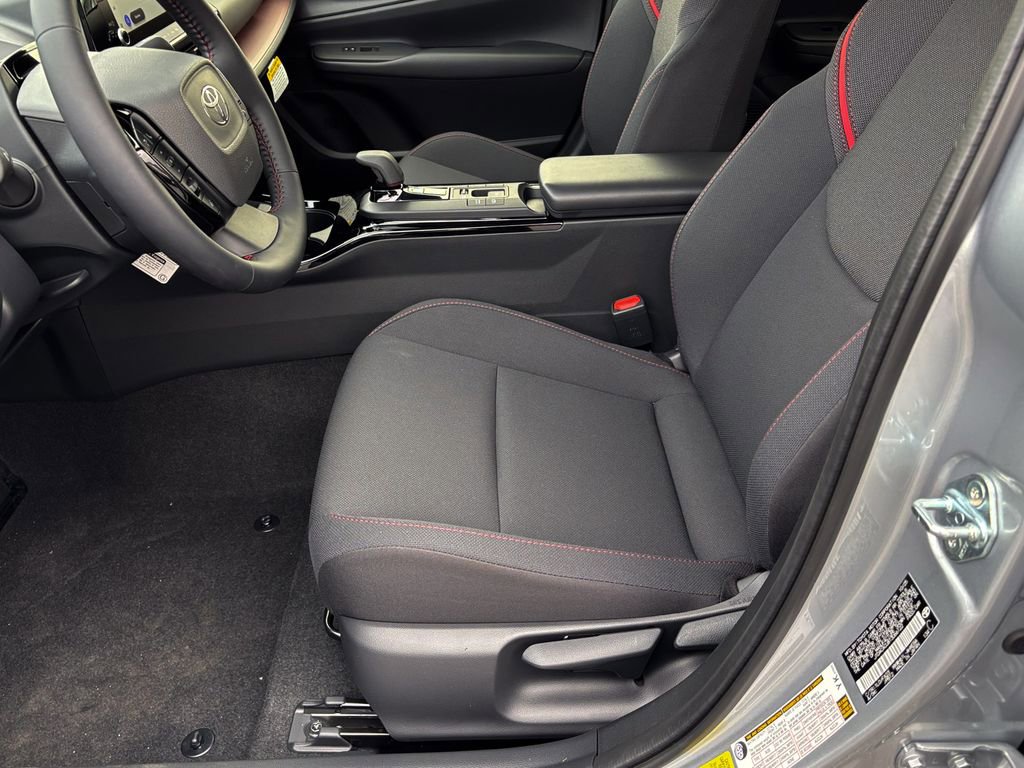 New 2026 Toyota Prius Plug-In Hybrid SE image 10