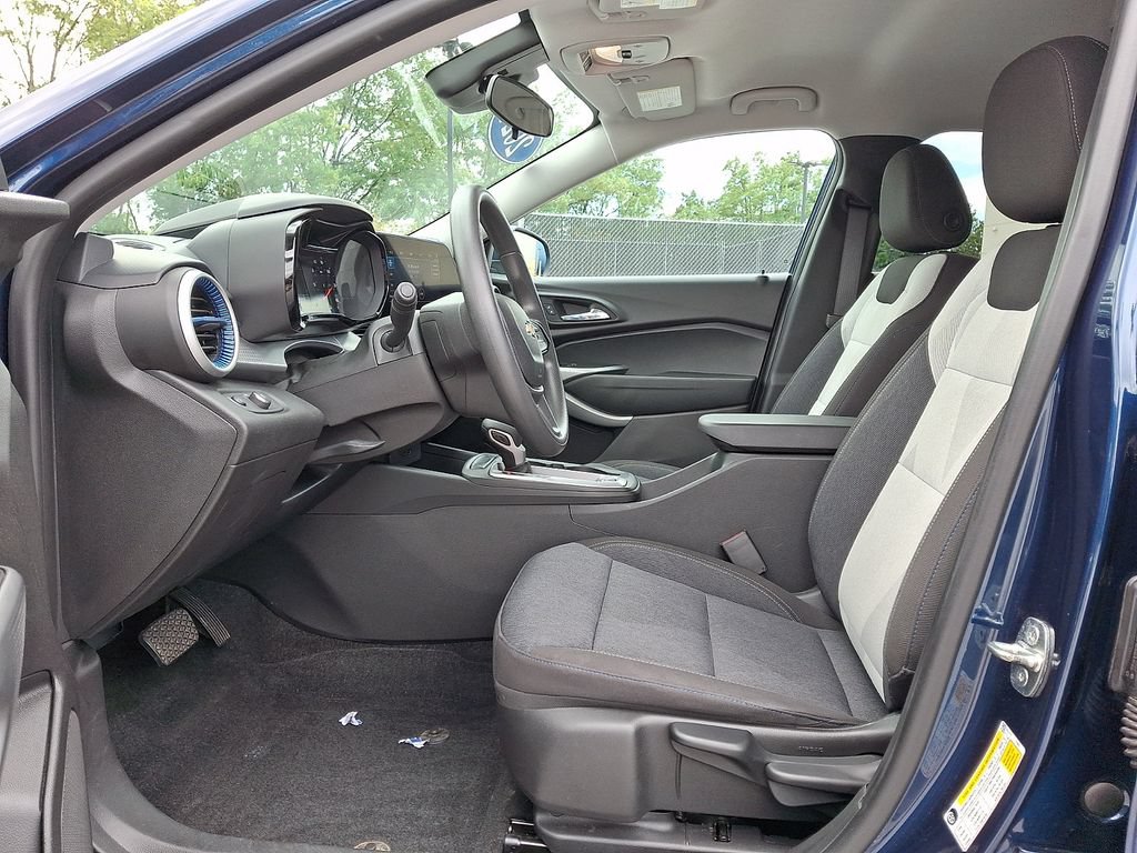 Used 2024 Chevrolet Trax LS w/ LS Convenience Package FWD image 15