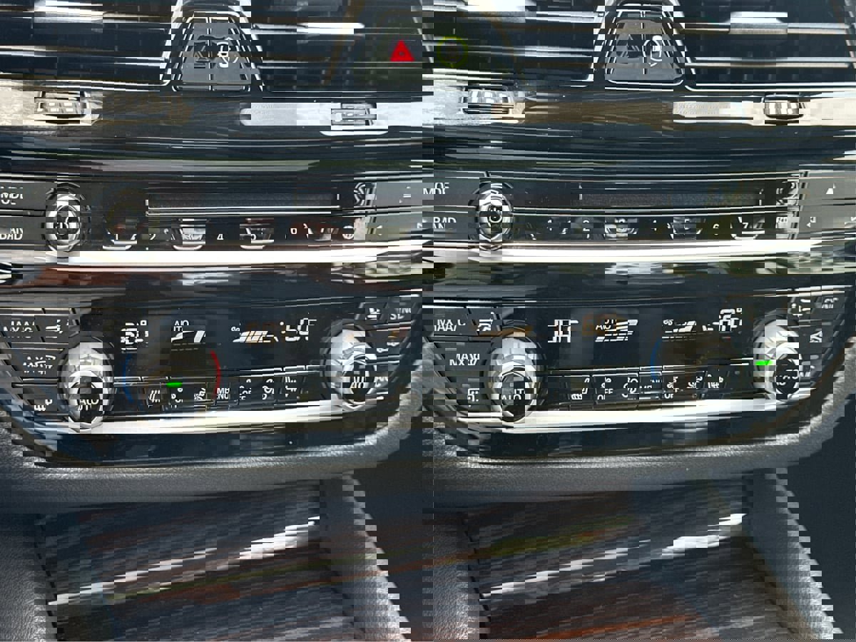 Used 2019 BMW 540i w/ Executive Package image 44