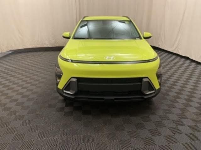 Used 2024 Hyundai Kona SEL w/ Convenience Package image 2