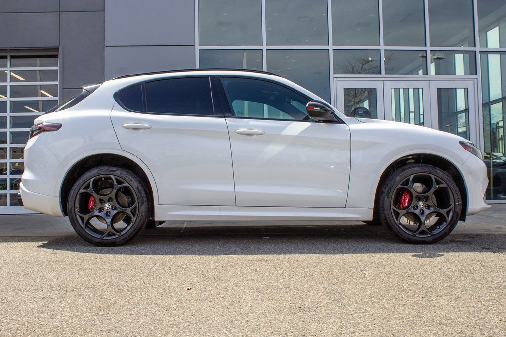 New 2025 Alfa Romeo Stelvio Tributo Italiano w/ Active Assist Plus Package image 4