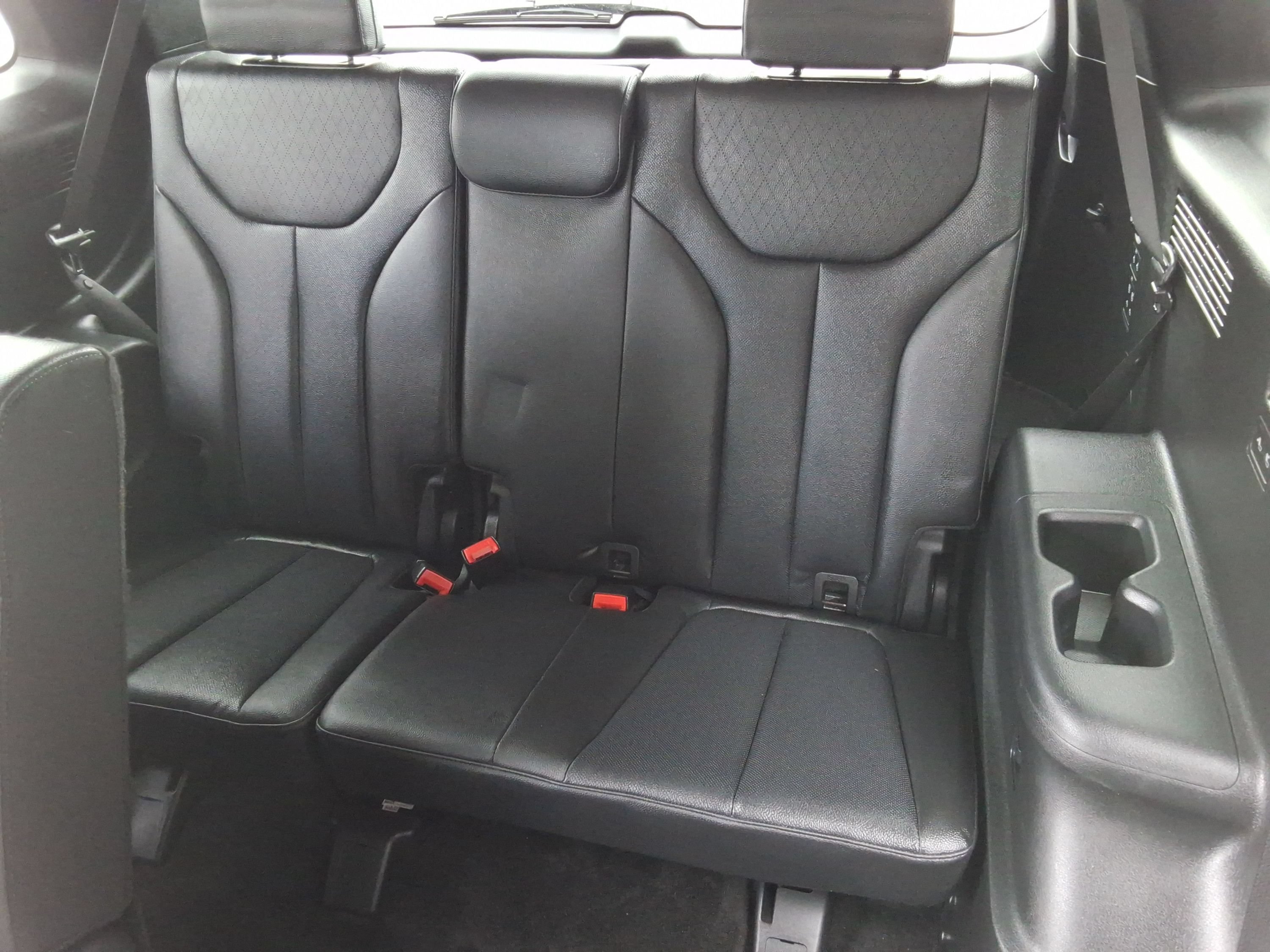 Used 2022 Hyundai Palisade SEL w/ 8P Bench Seat Package AWD/4WD image 33