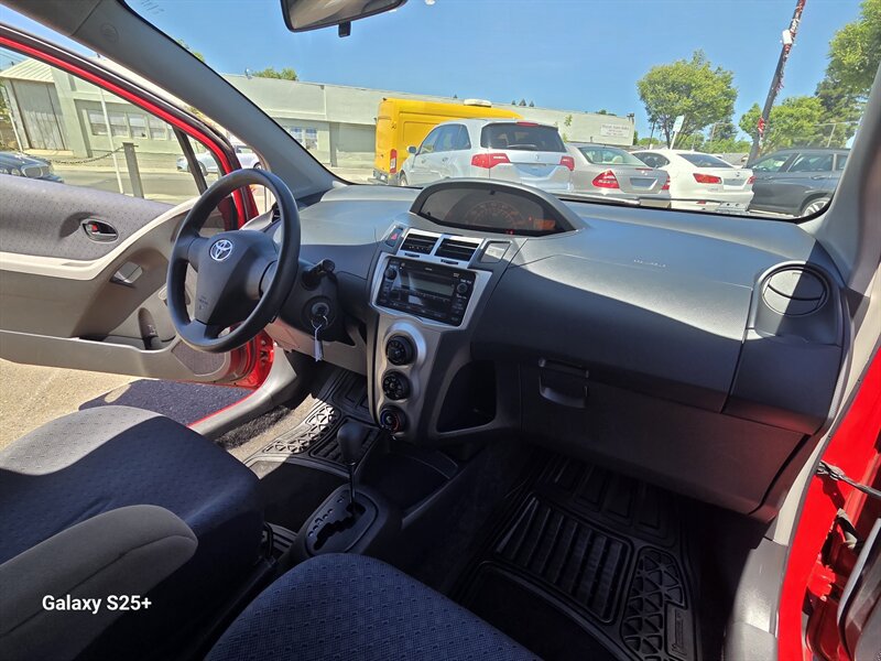 Used 2009 Toyota Yaris S FWD image 12