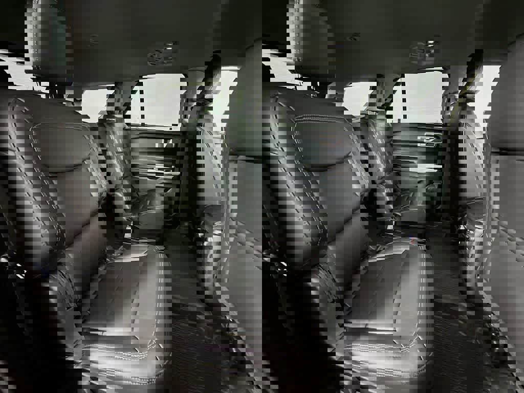 Certified 2022 Ford Explorer XLT w/ Equipment Group 202A image 32