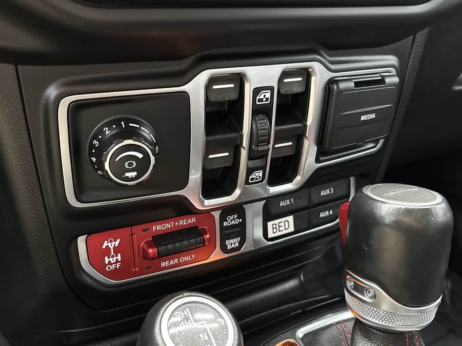 Certified 2021 Jeep Gladiator Rubicon AWD/4WD image 25