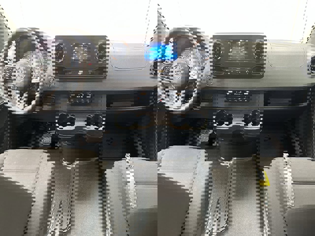 Used 2024 Mercedes-Benz Sprinter 2500 image 4