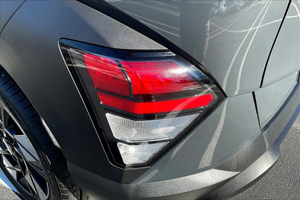 Used 2025 Hyundai Kona SEL image 23