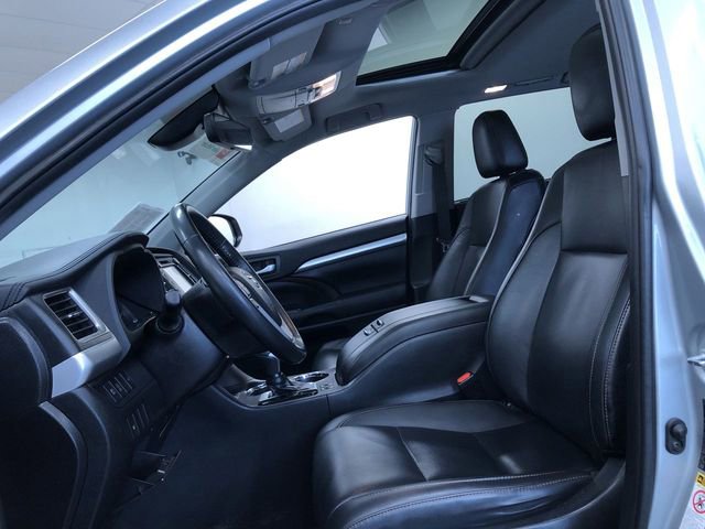 Used 2019 Toyota Highlander XLE AWD/4WD image 21