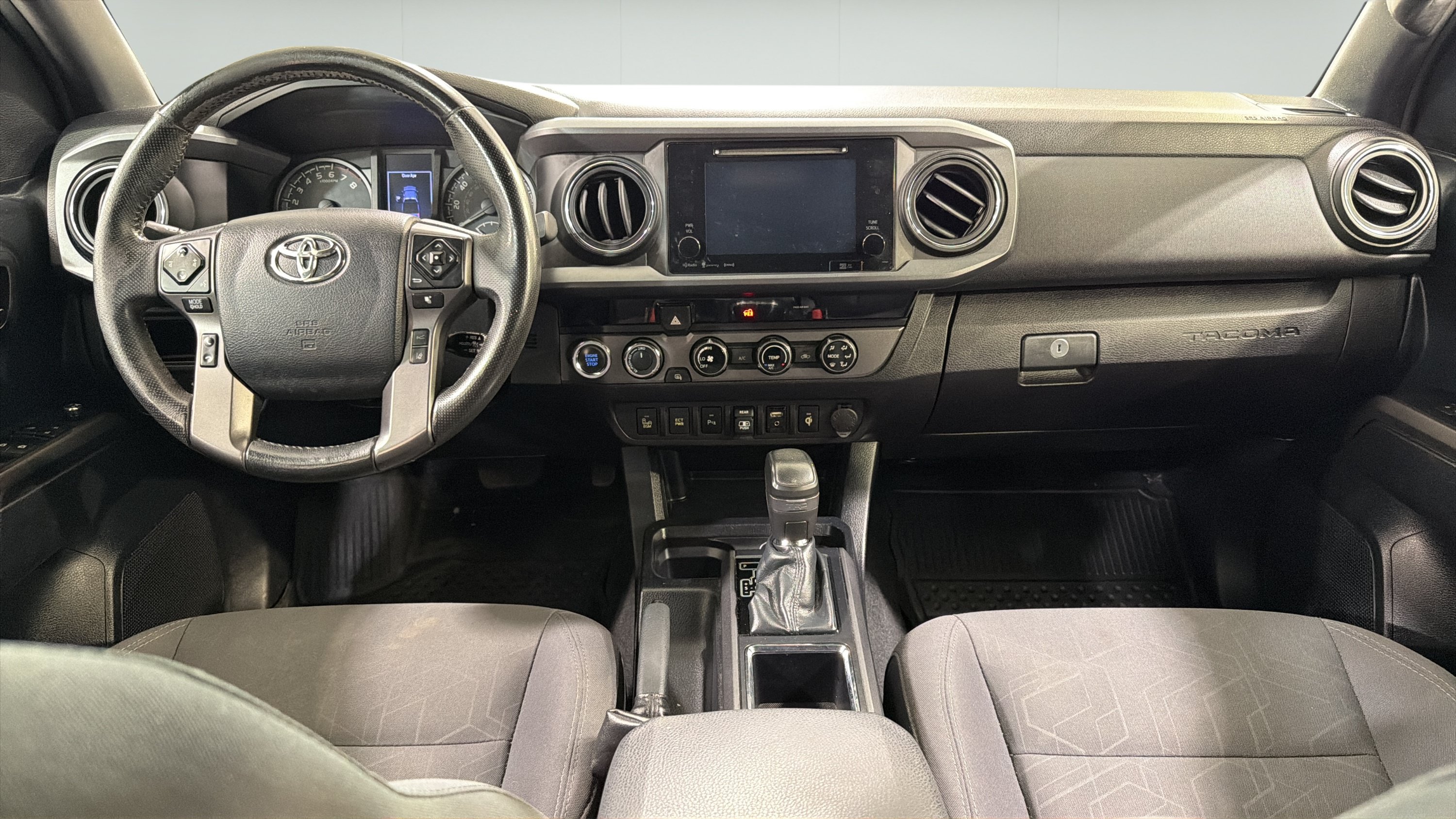 Used 2018 Toyota Tacoma TRD Sport w/ Technology Package AWD/4WD image 23