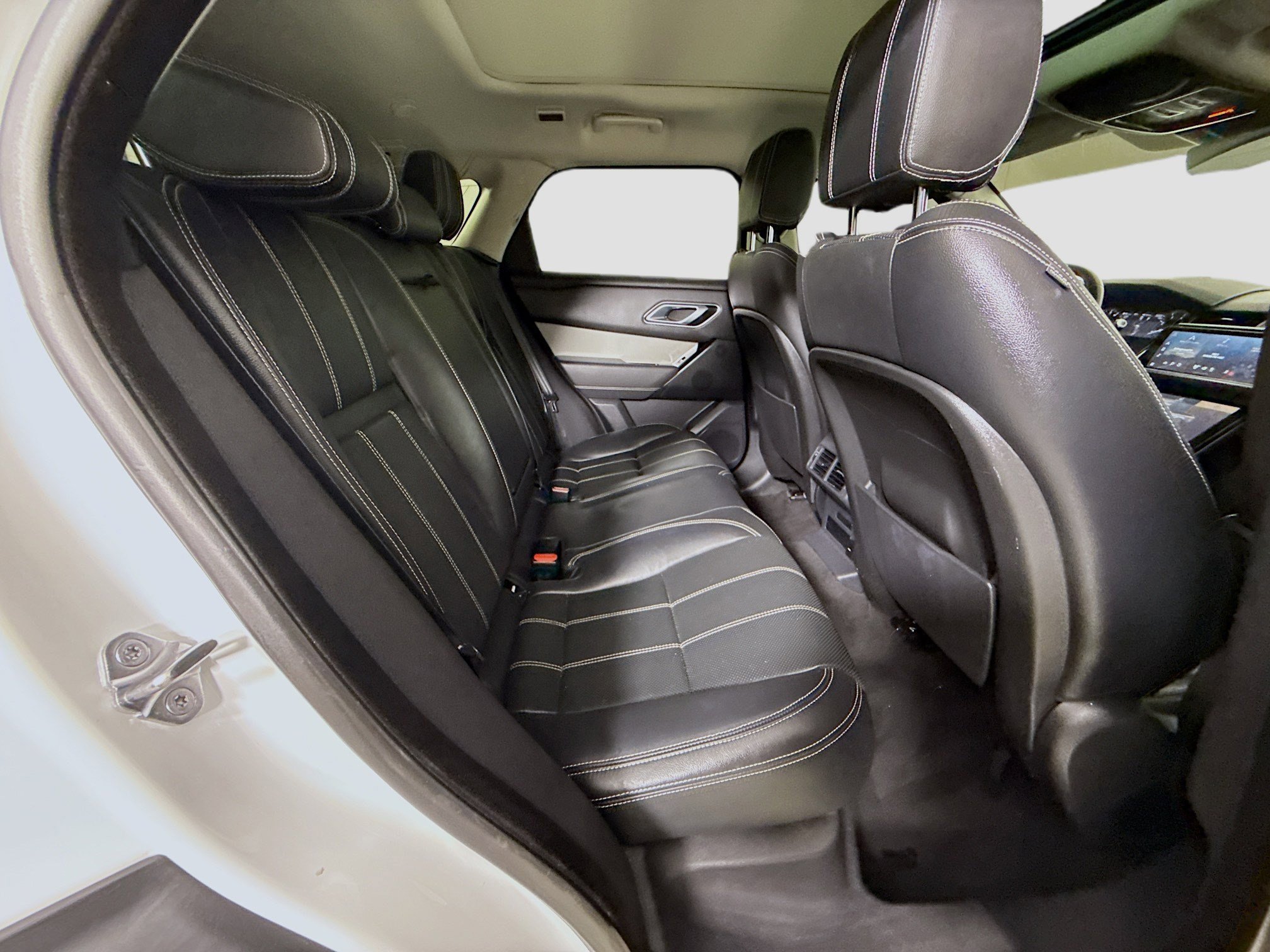 Used 2022 Land Rover Range Rover Velar S image 25