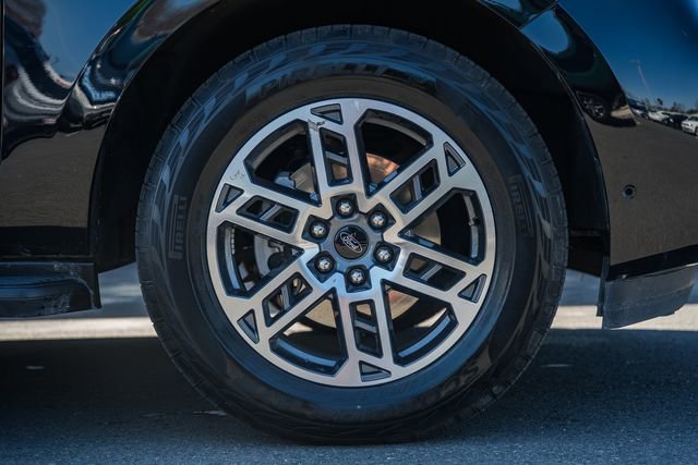 Used 2025 Ford Expedition Active image 27