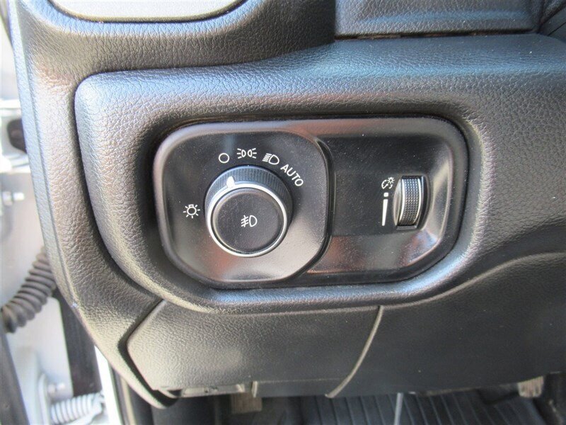 Used 2022 RAM 3500 Tradesman w/ Chrome Appearance Group RWD image 19