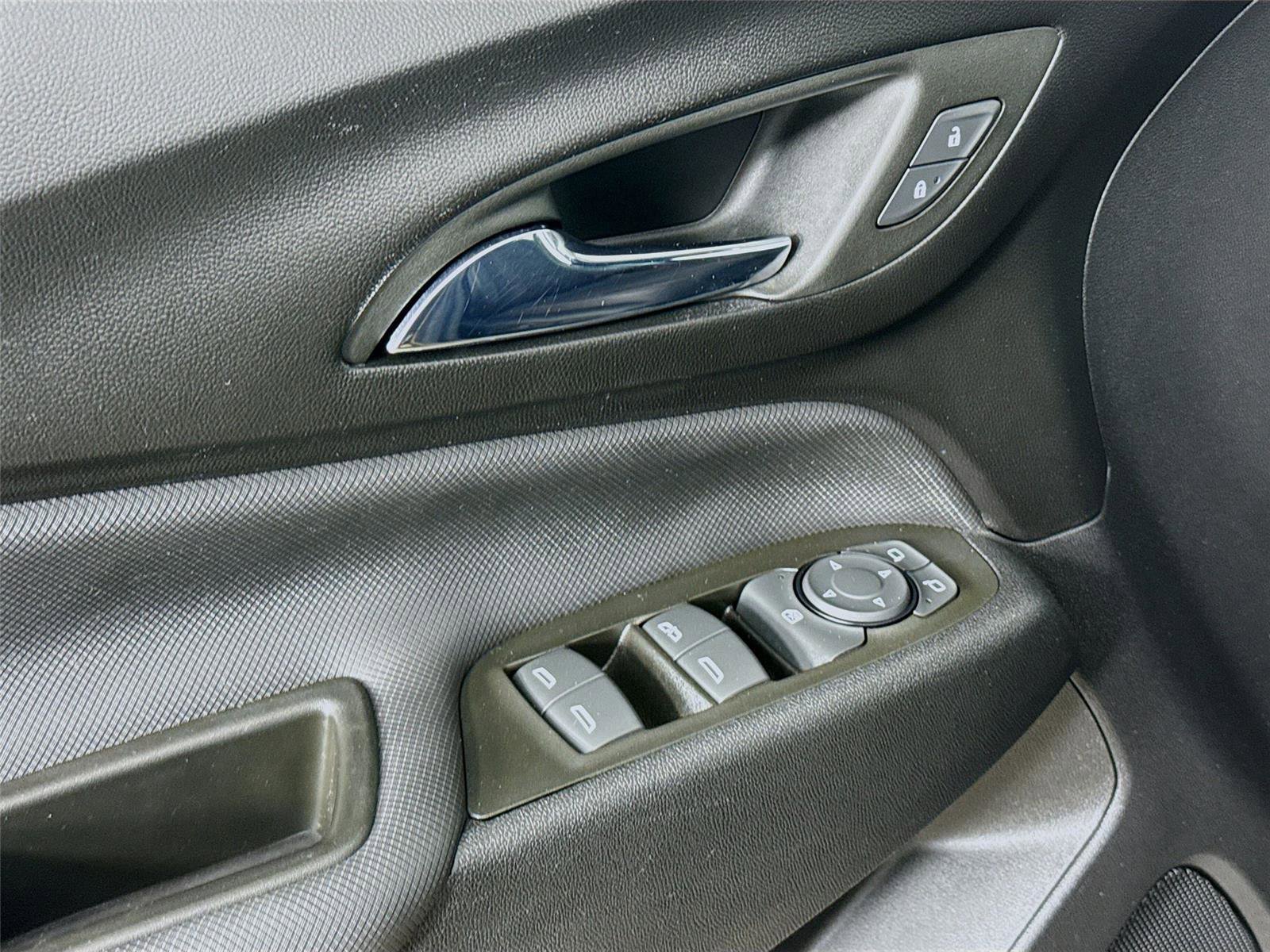 Used 2023 Chevrolet Equinox RS image 17