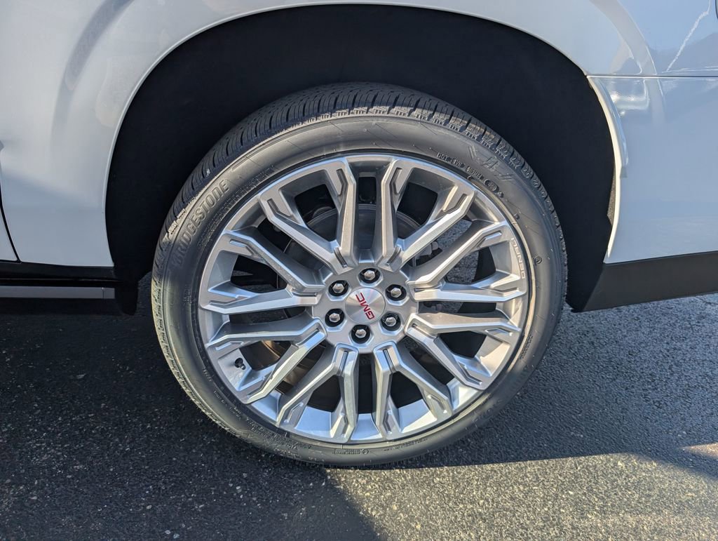 New 2026 GMC Yukon XL Denali w/ Denali Reserve Package image 23