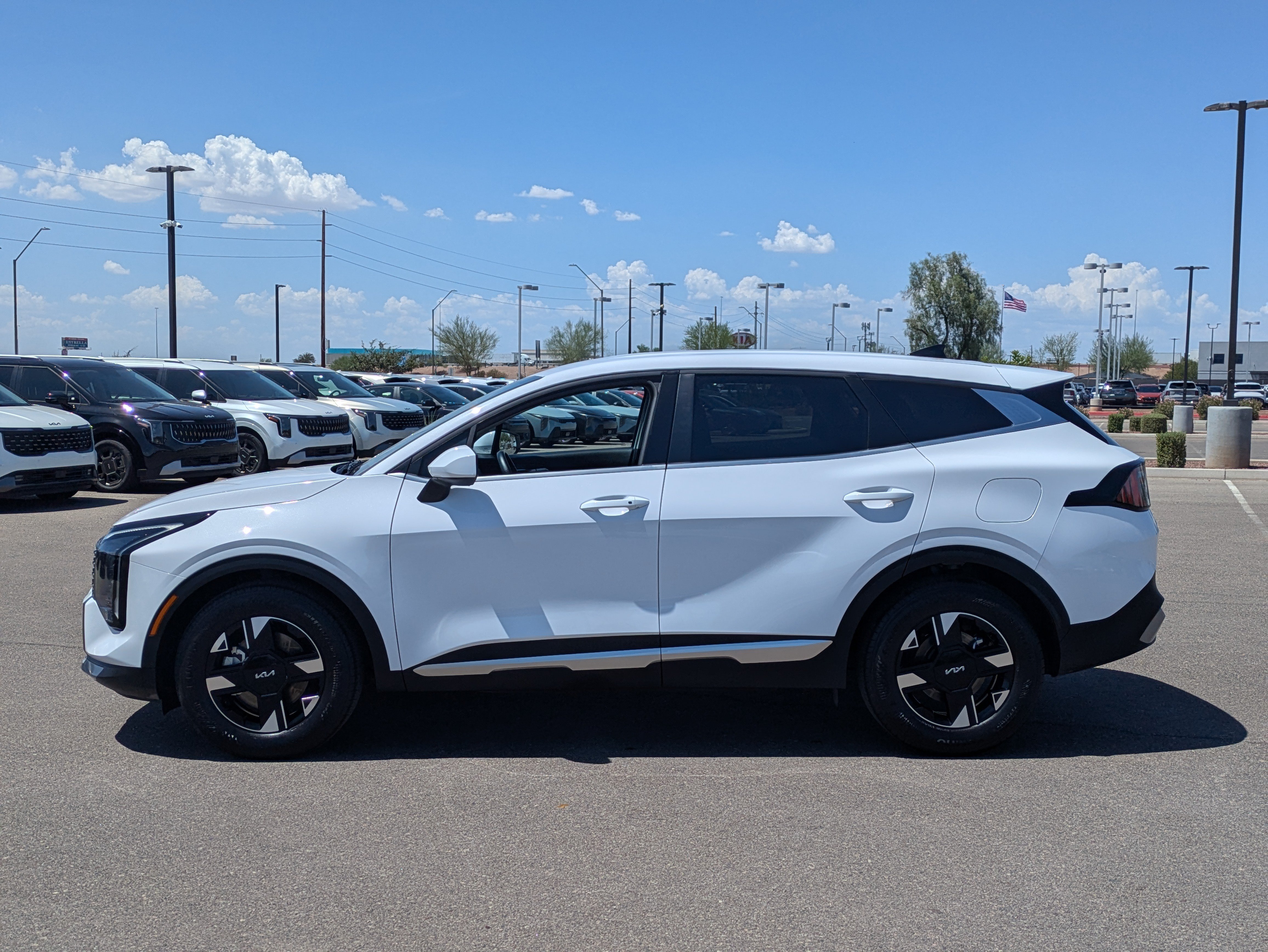Certified 2026 Kia Sportage LX FWD image 2